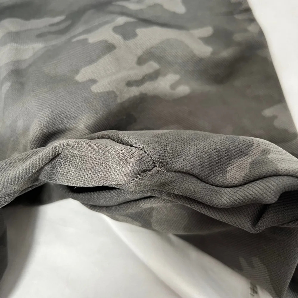 Spanx Seamless Shaping Cropped Leggings, Camo, Size L/G - Picture 6 of 7